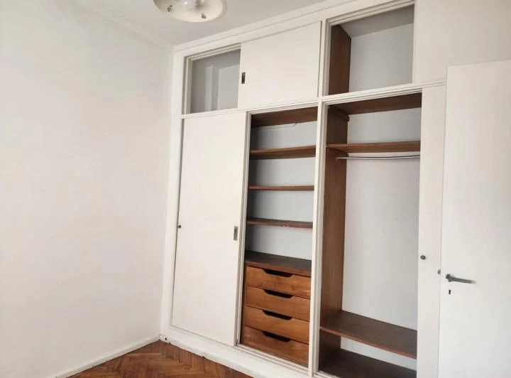 Amplio Piso 3 Ambientes con 2 Balcones Uso Comercial ó Profesional 3