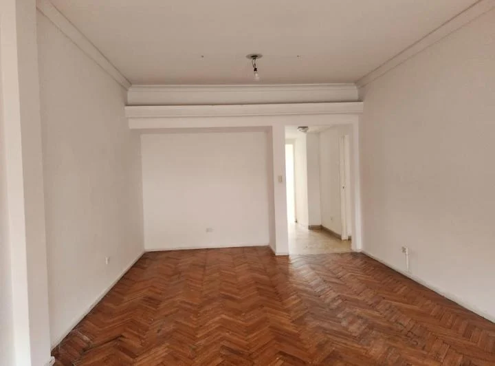 Amplio Piso 3 Ambientes con 2 Balcones Uso Comercial ó Profesional 1