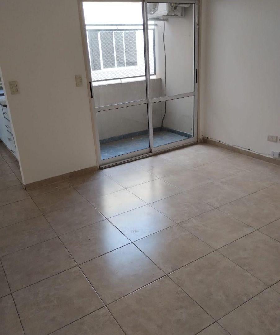 Ph 2 Ambientes 1º por escalera con Cocina separada y Terraza propia con Lavadero