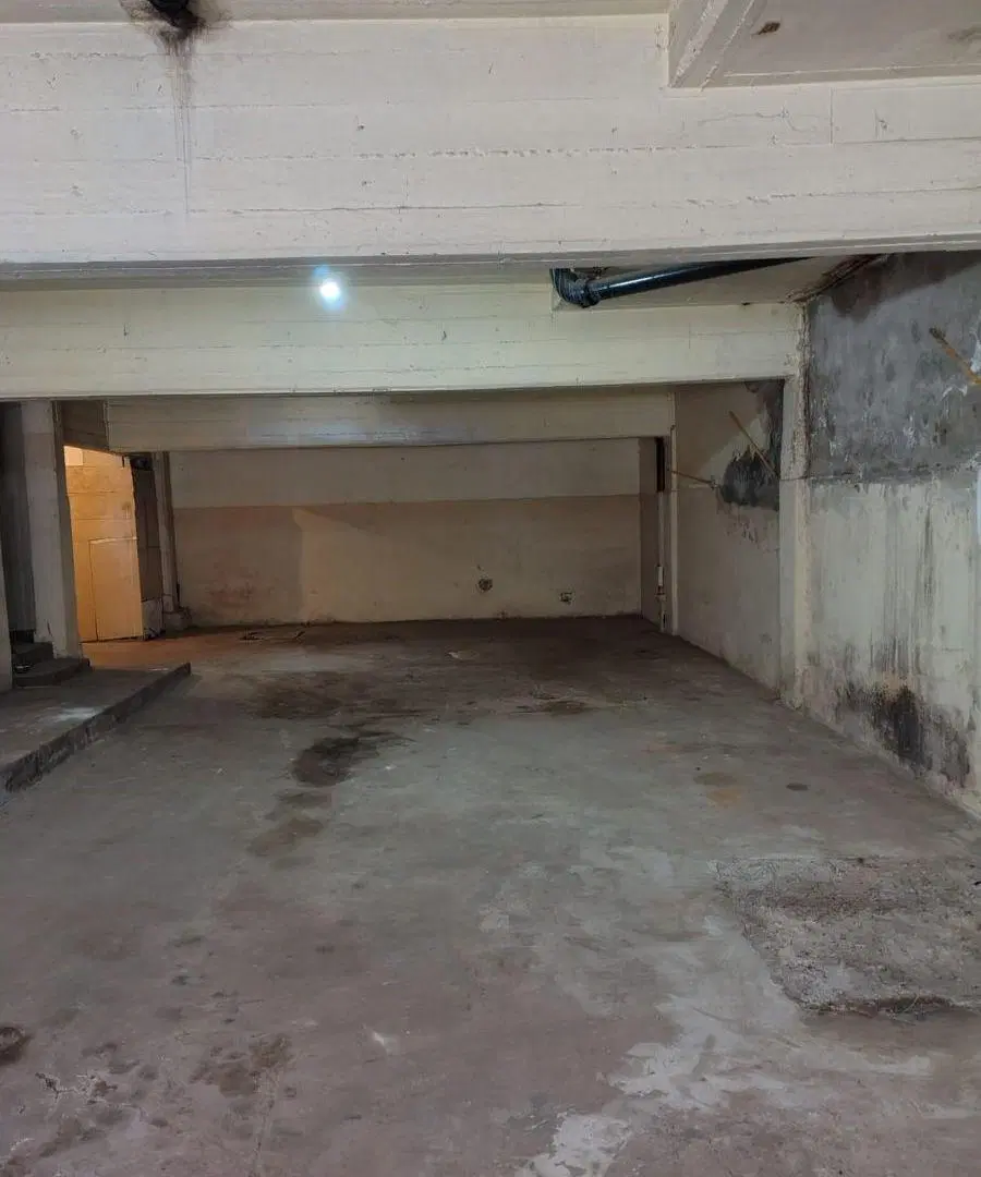 Cochera Cubierta a nivel de vereda para 6 Automóviles 3