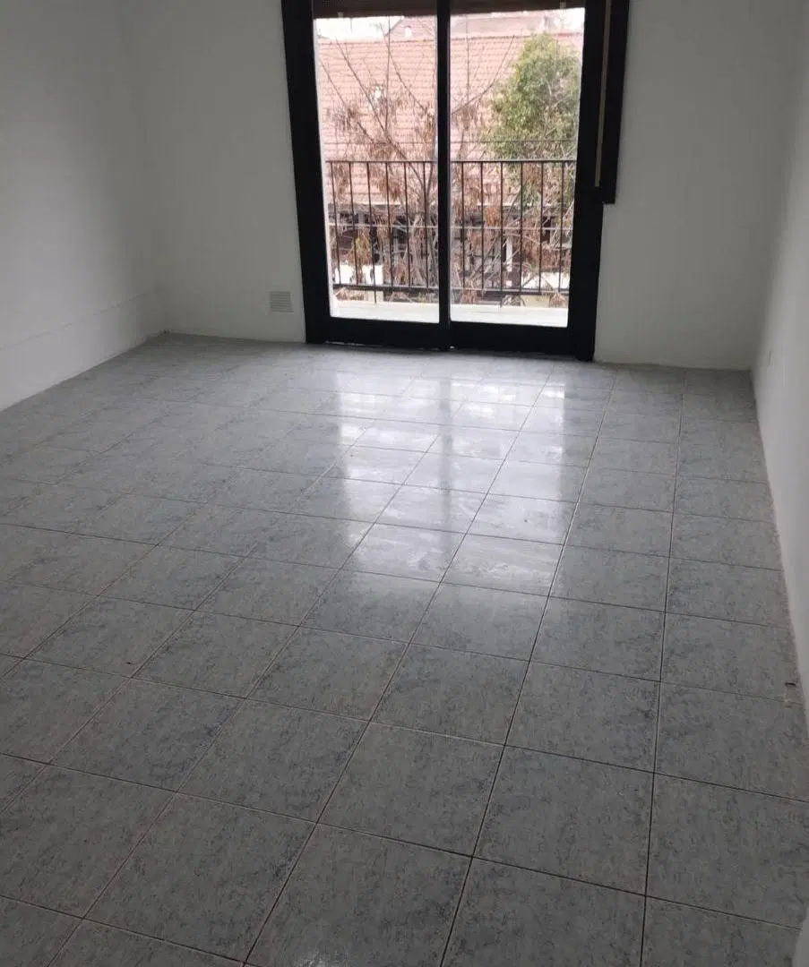 Depto. 3 Ambientes al Frente con Balcón Corrido, Cocina Separada y Lavadero Independiente 1