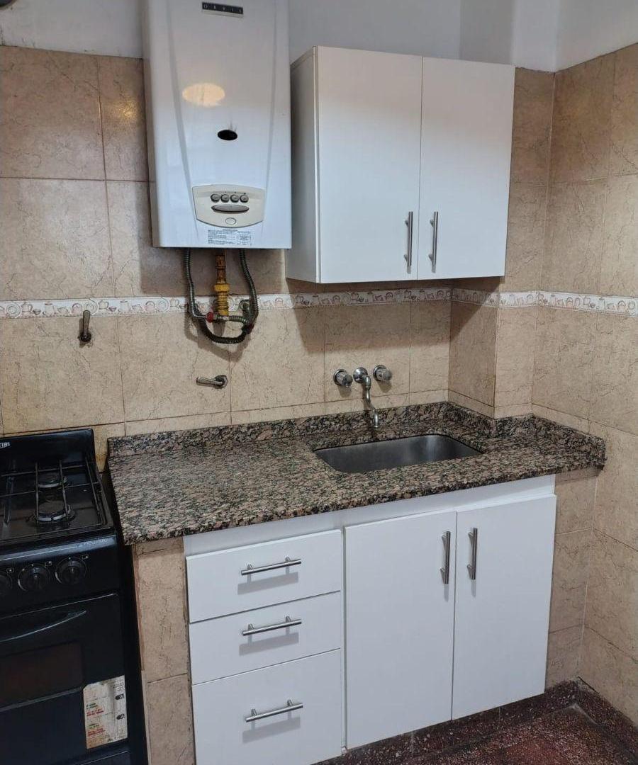 Foto de Amplio Depto. 2 Ambientes Lateral con Cocina Separada., imagen 3