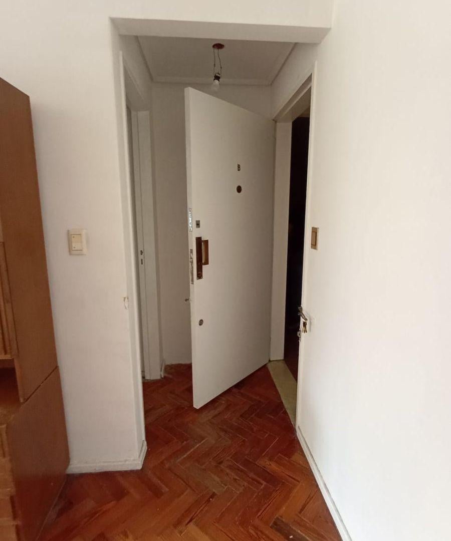 Foto de Amplio 2 ambientes al frente, con cocina separada y balcón. Espacio, imagen 4