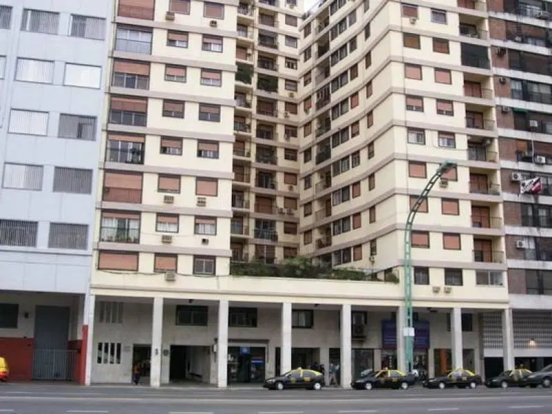 Av. Libertador al 200 2 ambientes Muy luminoso Cocina con instalación para lava ropas 5