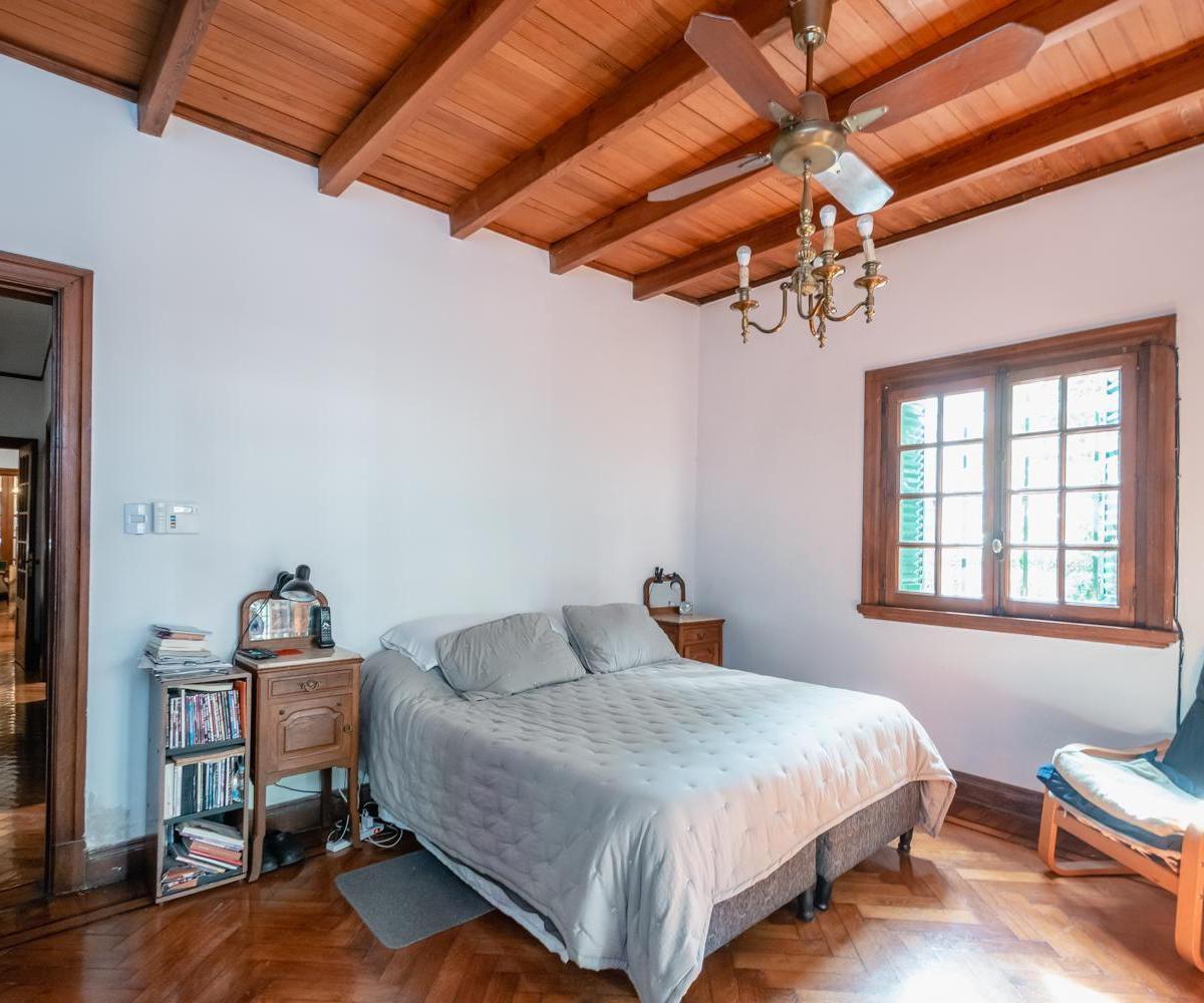 Magnífica Casa Estilo Inglés con Parque y Quincho en Coghlan! 5