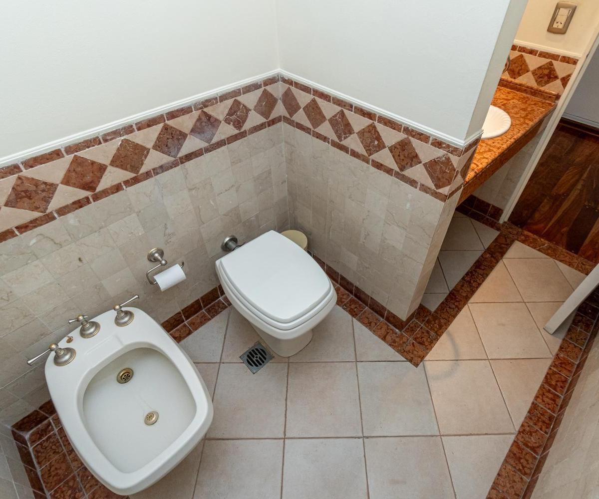 Magnífico Dúplex Reciclado! 4 Dorm. y 5 Baños - Suite - Balcón con Parrilla! 4