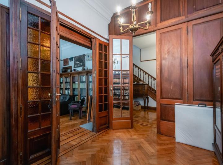 Magnífica casa estilo Inglés con parque y quincho en Coghlan! Apta uso comercial 4