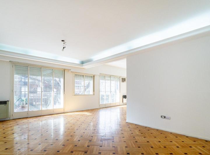 Reciclado!! Suite - 4 baños - Patio y terraza propia de 120 m2!! 1