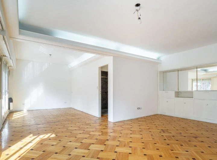 Reciclado!! Suite - 4 baños - Patio y terraza propia de 120 m2!! 4