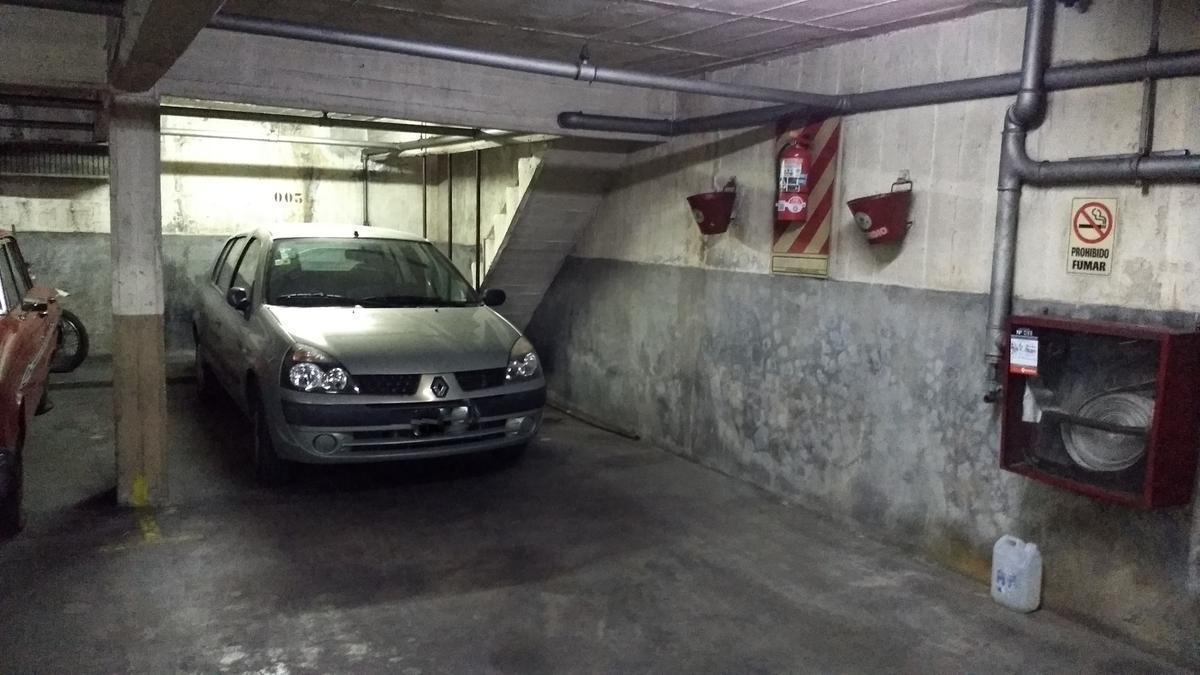 OPORTUNIDAD!! Cochera  a 2 cuadras de Av. Cabildo!