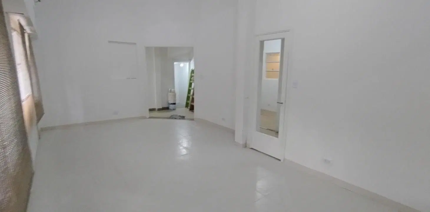 SIN EXPENSAS - Senillosa y Rosario - 80 m2 a la calle con entrada independiente 5
