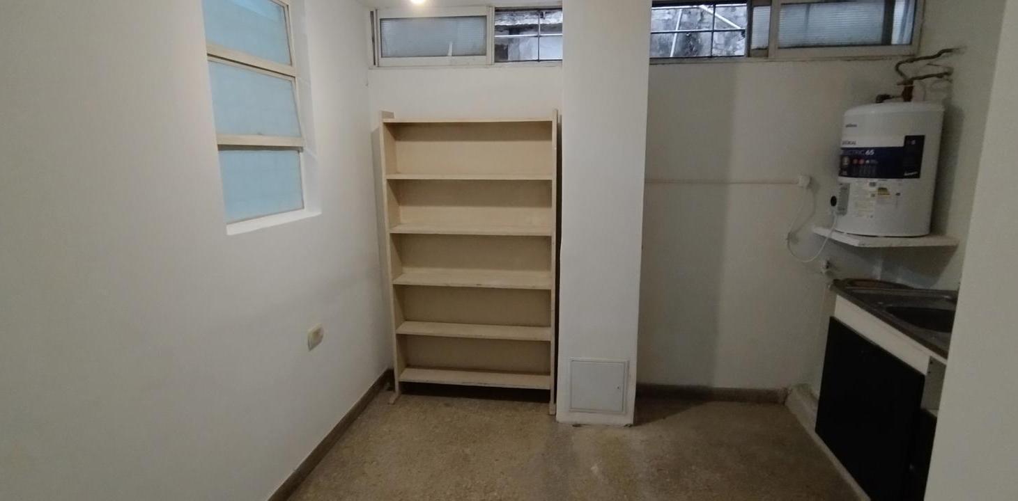 SIN EXPENSAS - Senillosa y Rosario - 80 m2 a la calle con entrada independiente