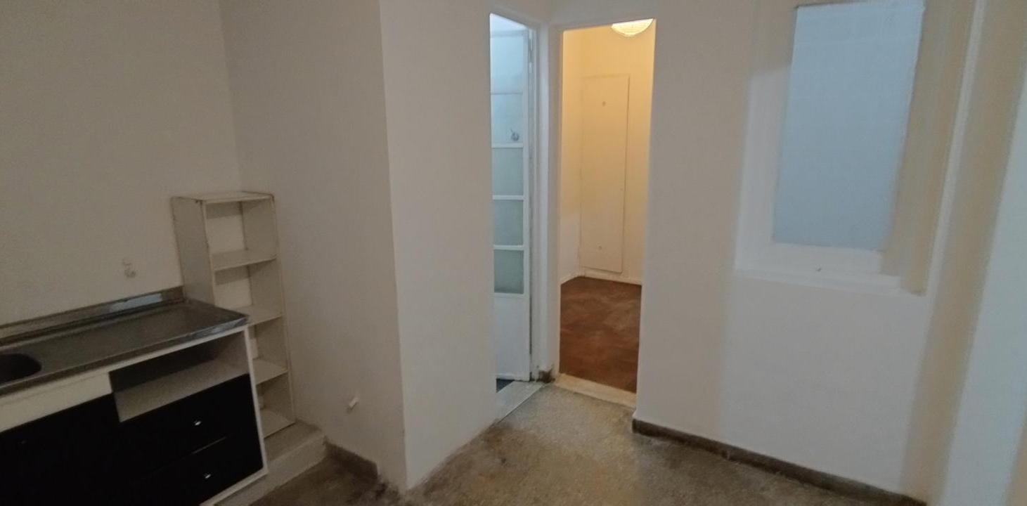 SIN EXPENSAS - Senillosa y Rosario - 80 m2 a la calle con entrada independiente