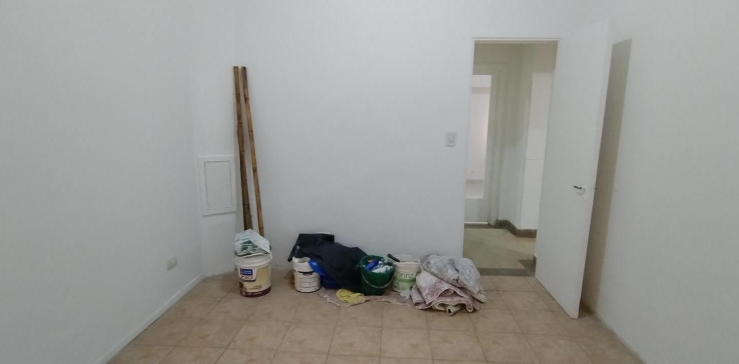 SIN EXPENSAS - Senillosa y Rosario - 80 m2 a la calle con entrada independiente