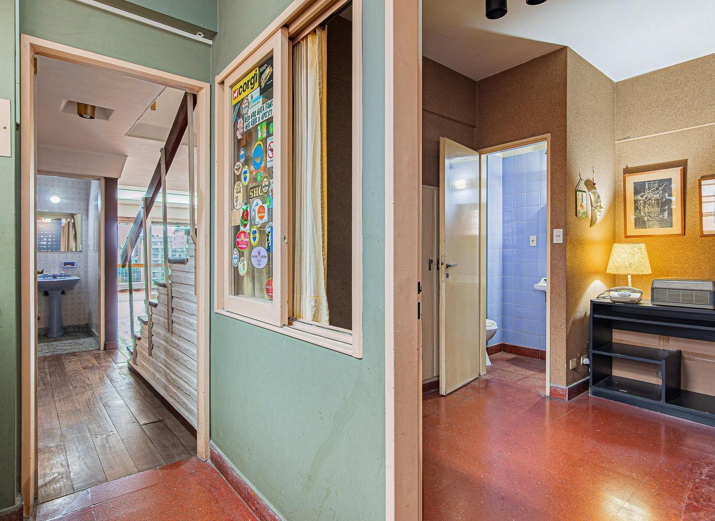 Dúplex de 3 dormitorios y estudio, con magnífica vista y balcón aterrazado! Cochera y baulera
