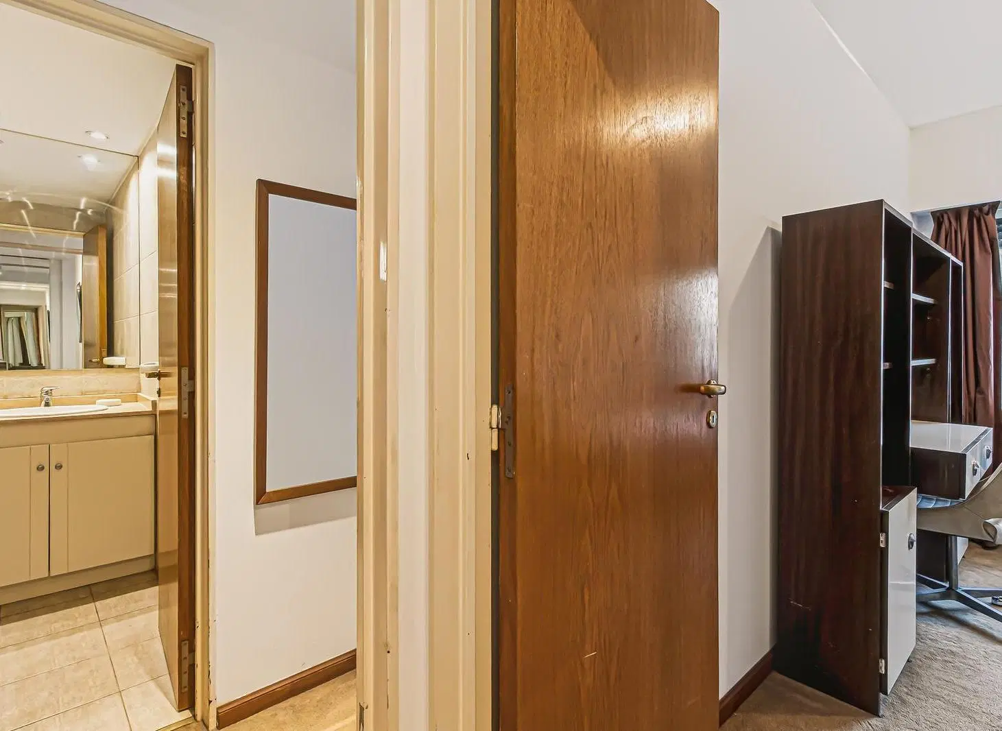 Dormitorio en suite - 2 baños - cochera fija!! Muy buen Estado 5