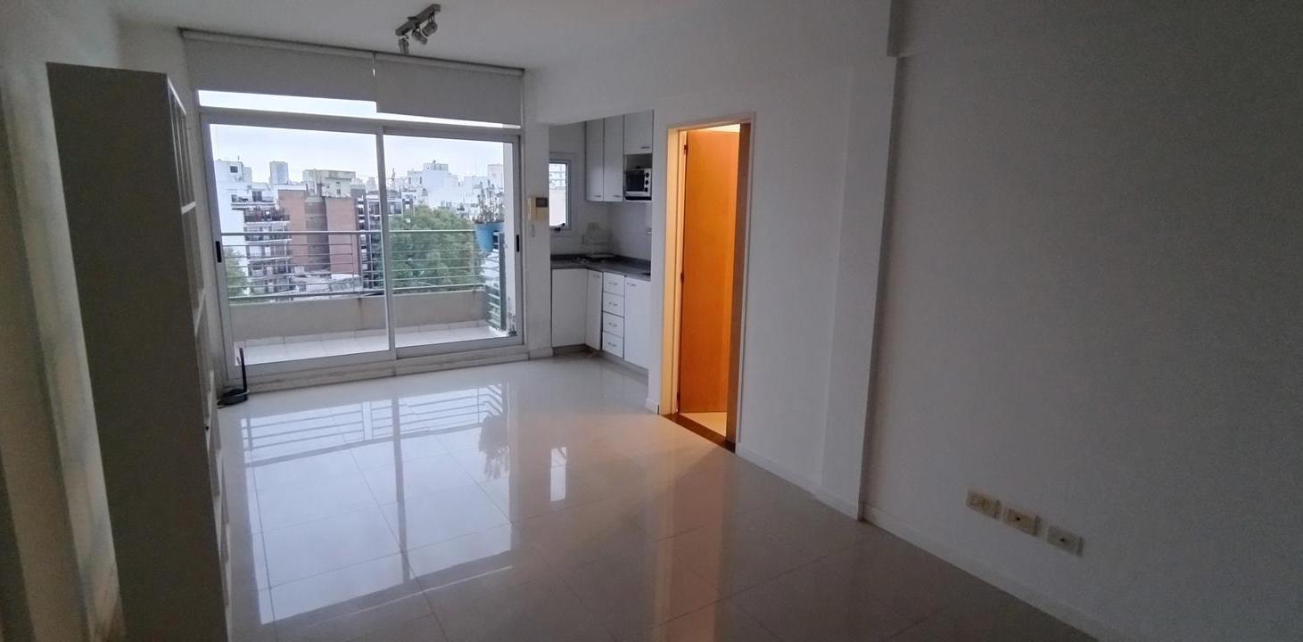 Foto de Un ambiente y medio dividido todo luz y sol! Impecable estado!, imagen 4