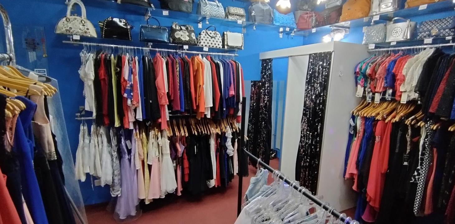 Foto de Local en la Galería Acapulco, doble altura con entrepiso!, imagen 1