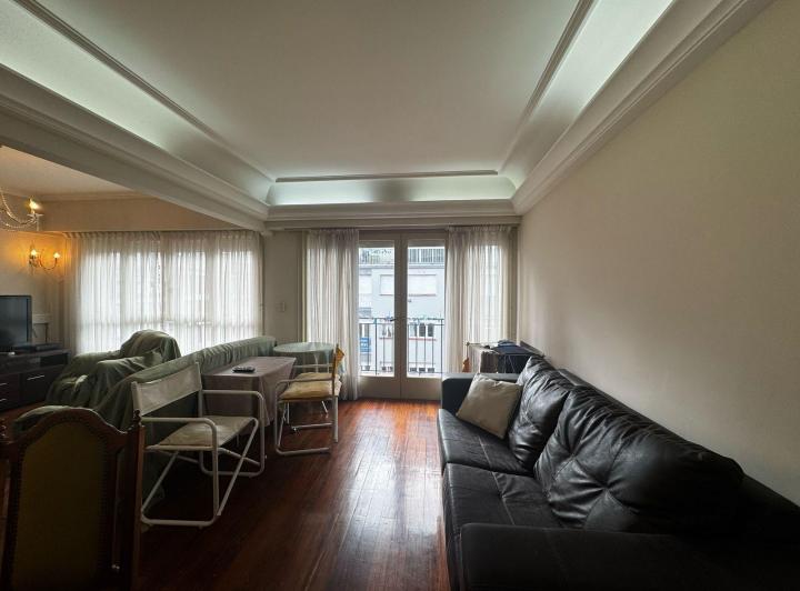Apto Crédito-Venta luminoso departamento 3 ambientes con balcóna al calle, zona Güemes Mar del Plata