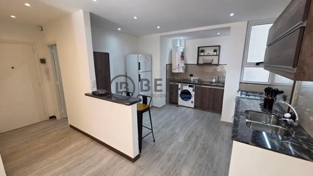 Venta departamento 3 ambientes a la calle, zona Centro Mar del Plata 3