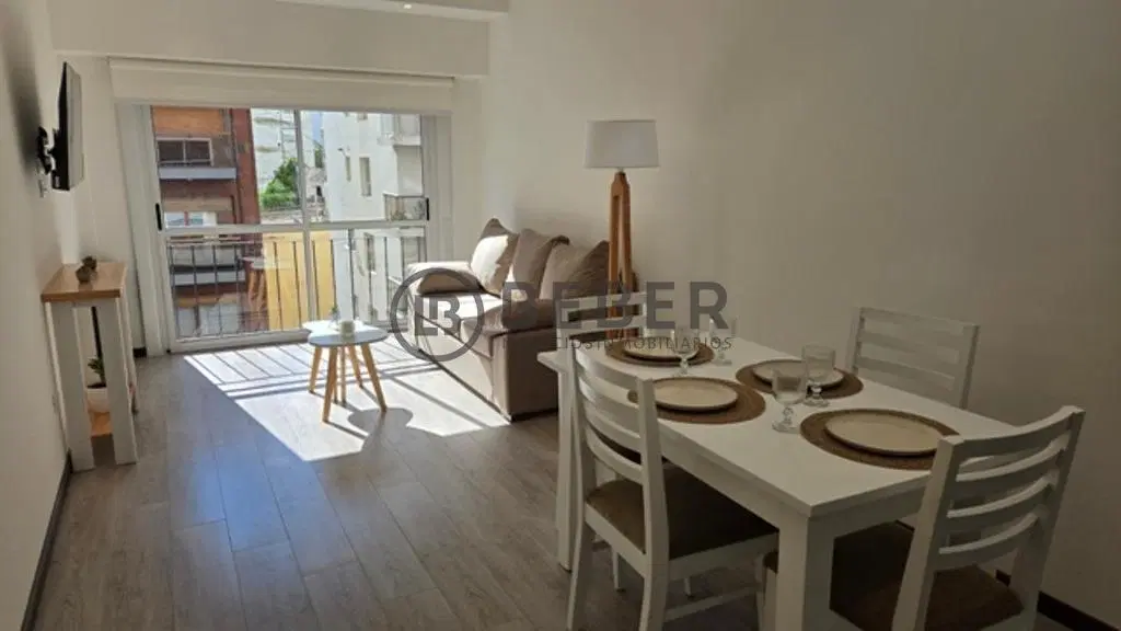 Venta departamento 3 ambientes a la calle, zona Centro Mar del Plata 1