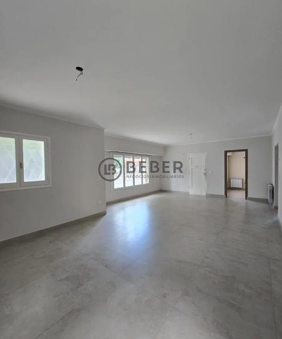 Venta casa 4 ambientes con garaje, y patio San José, Mar del Plata 5
