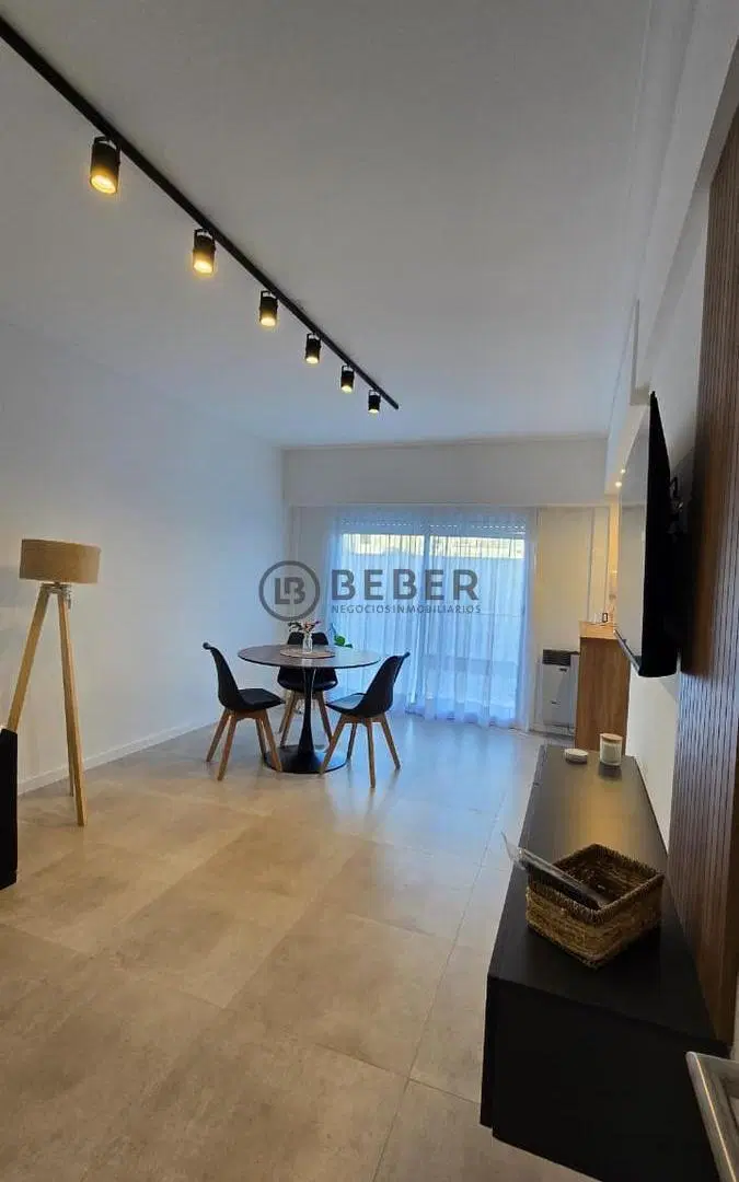 Venta departamento 2 ambientes con balcon y cochera, Plaza Mitre 2