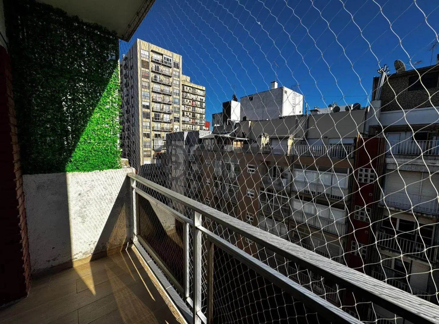En alquiler dos ambientes a la calle con balcon, Plaza Colon 8