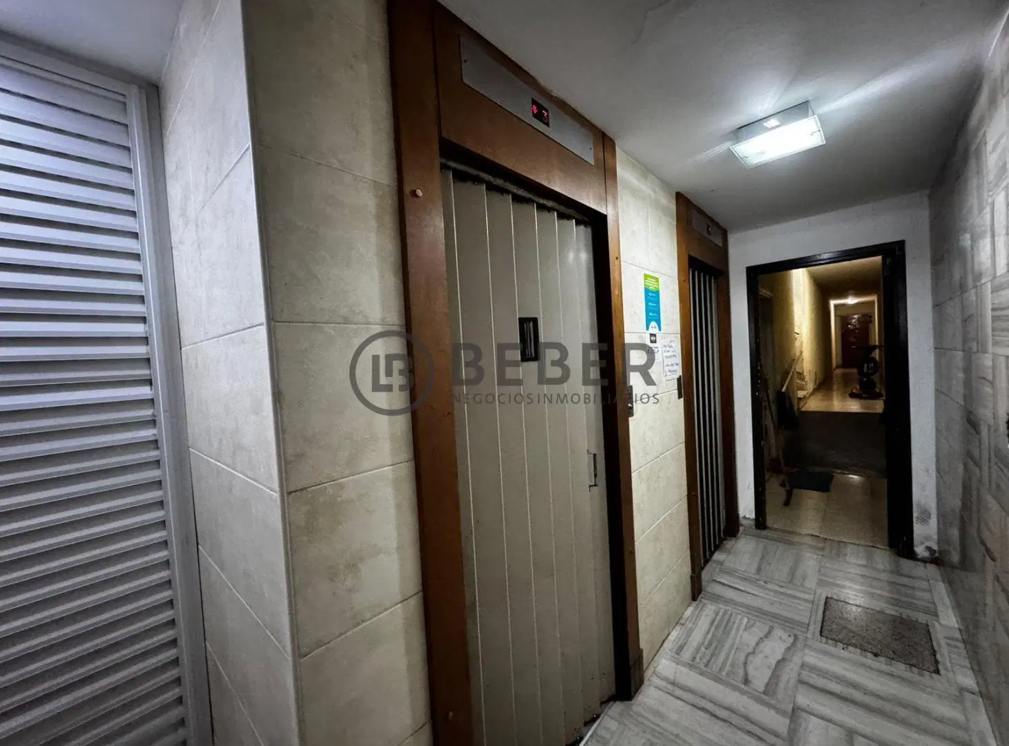 Venta ambiente a la calle con balcon, Centro 8