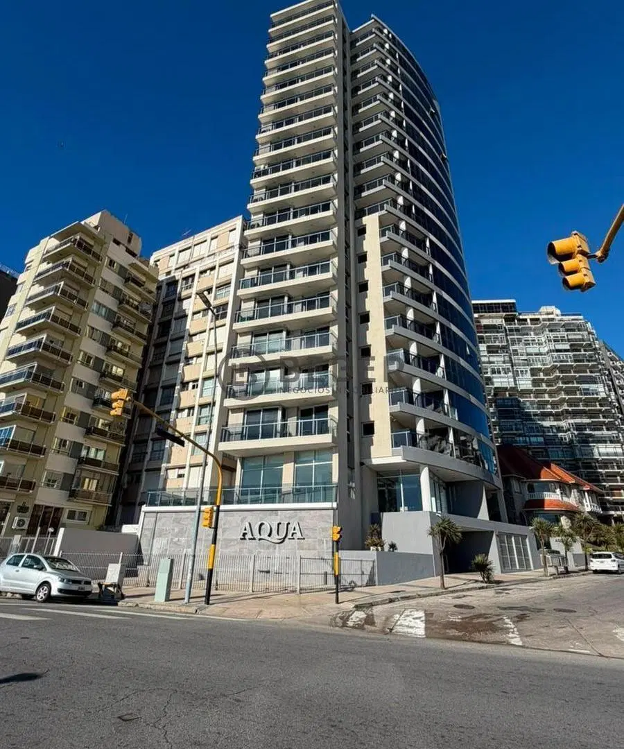 En venta tres ambientes al frente con balcón, Güemes 3