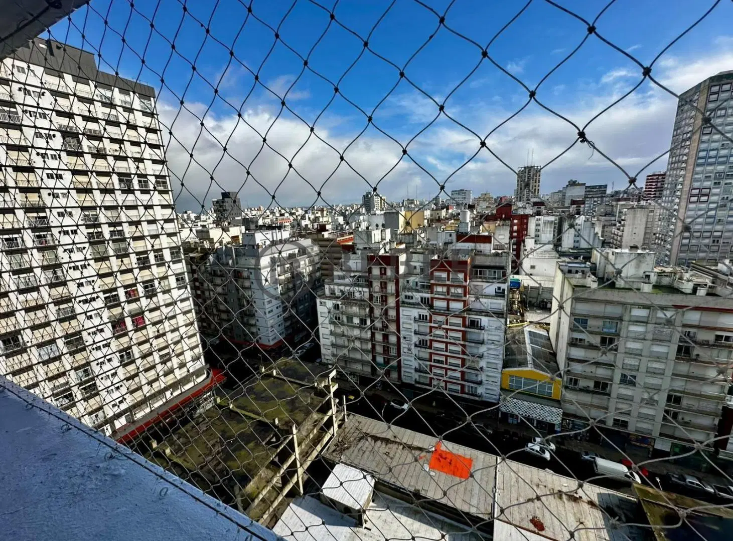 Venta dos ambientes con cochera, Centro 5