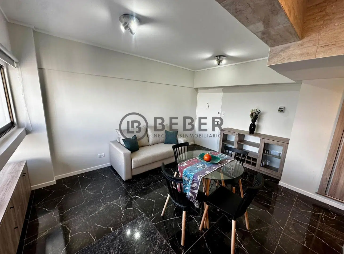 Venta dos ambientes con cochera, Centro 2