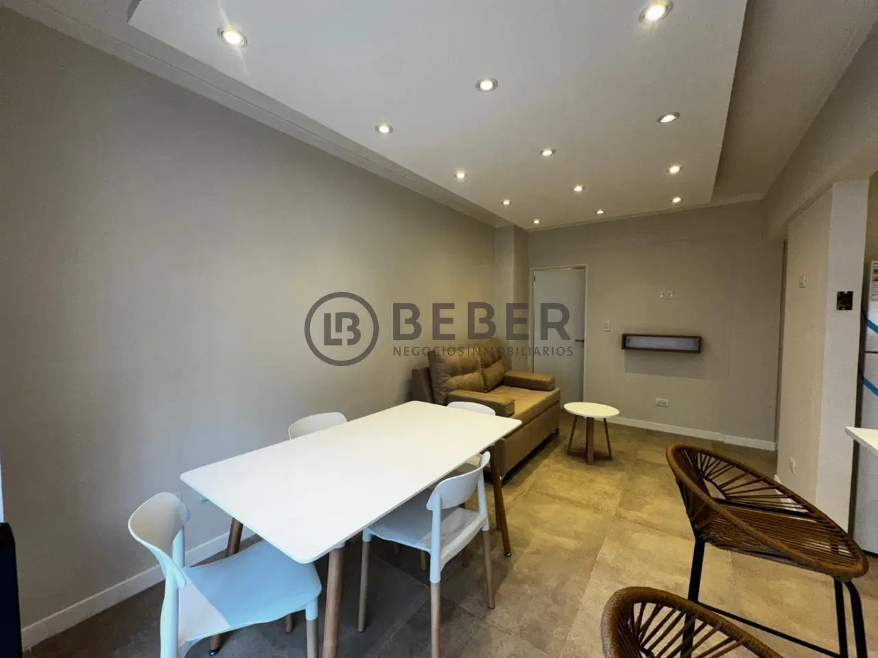 Departamento en venta de dos ambientes en Plaza Colon 8