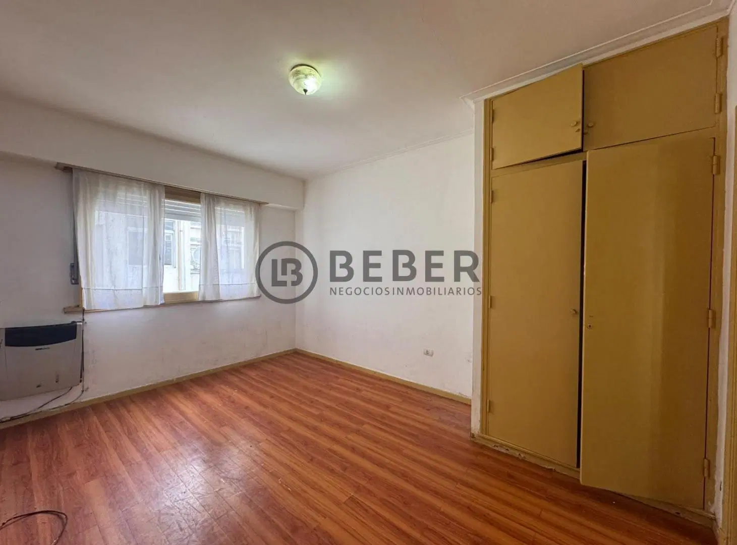 EN VENTA ambiente al contrafrente, La Perla 4