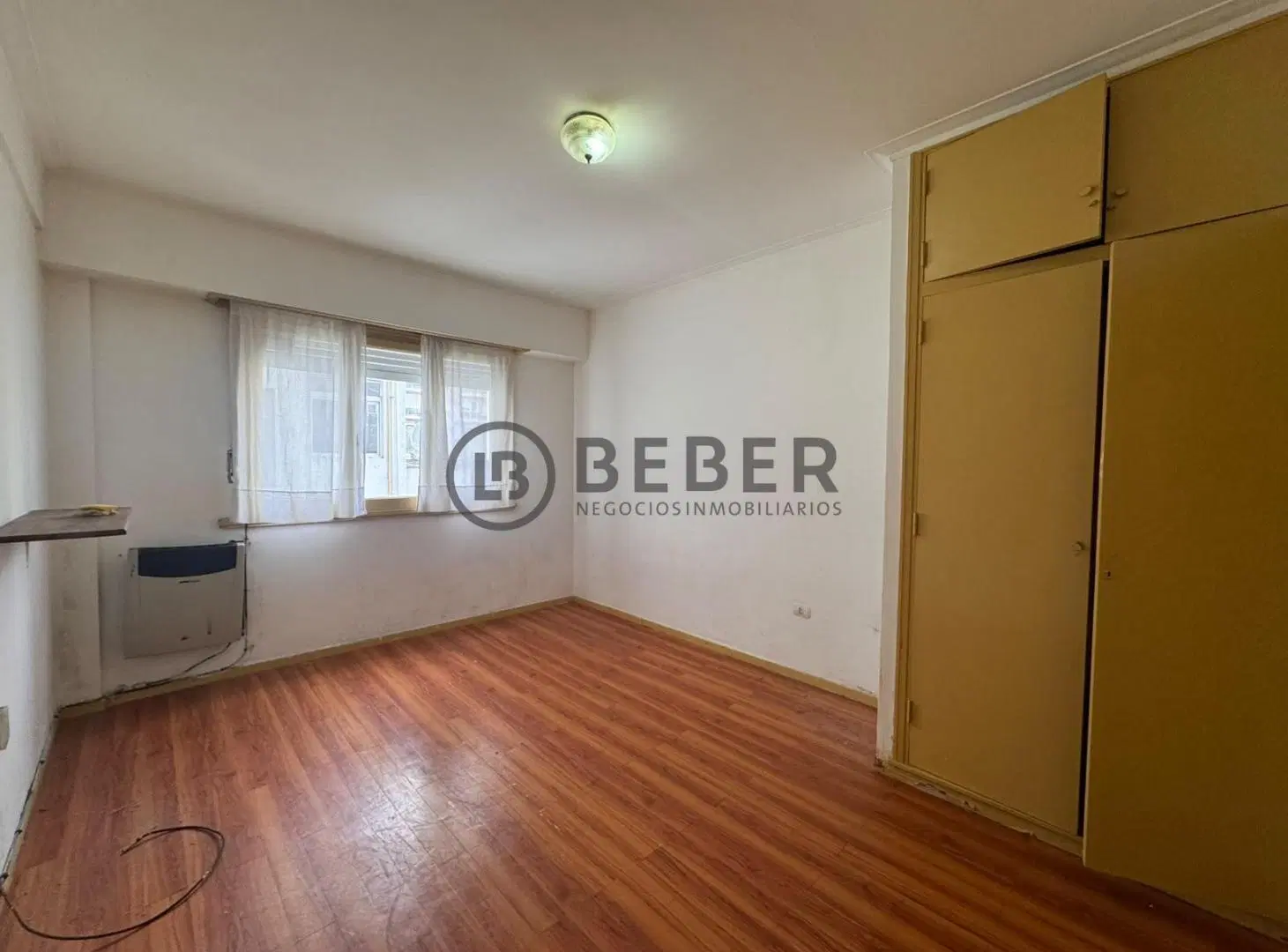 EN VENTA ambiente al contrafrente, La Perla 1