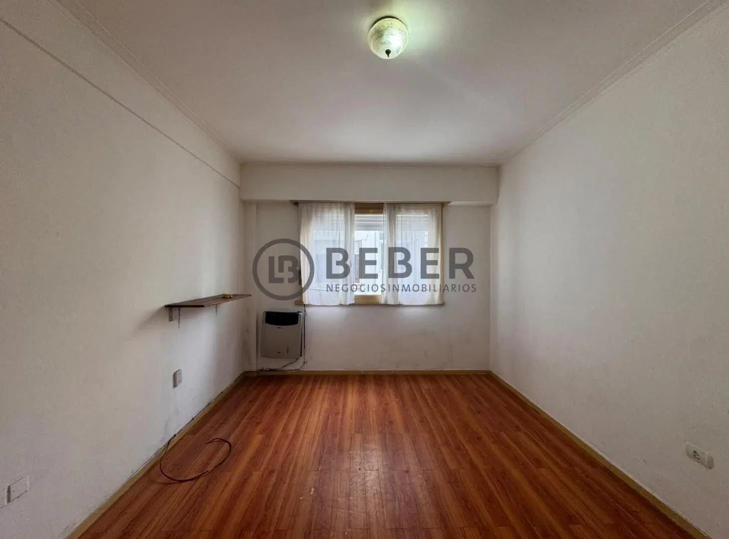 EN VENTA ambiente al contrafrente, La Perla 2