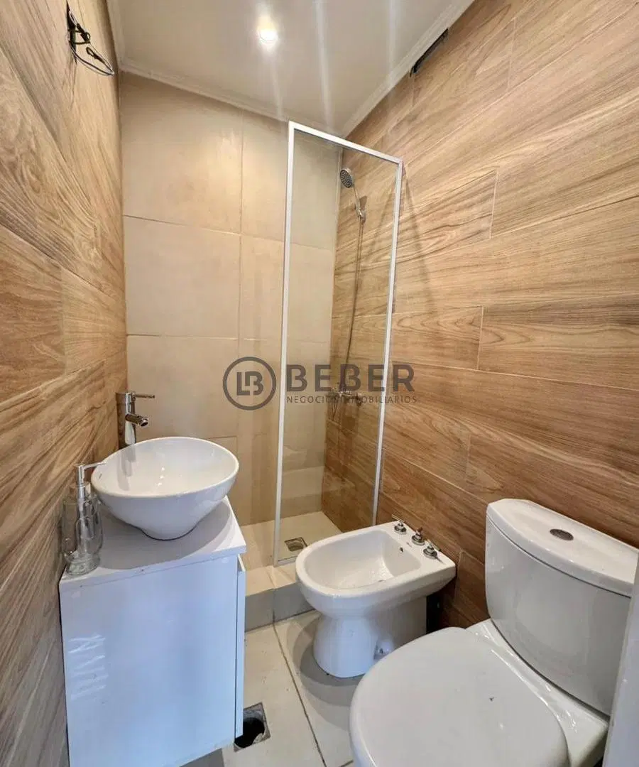 Venta departamento 1 ambiente a la calle, reciclado Plaza Colon 4