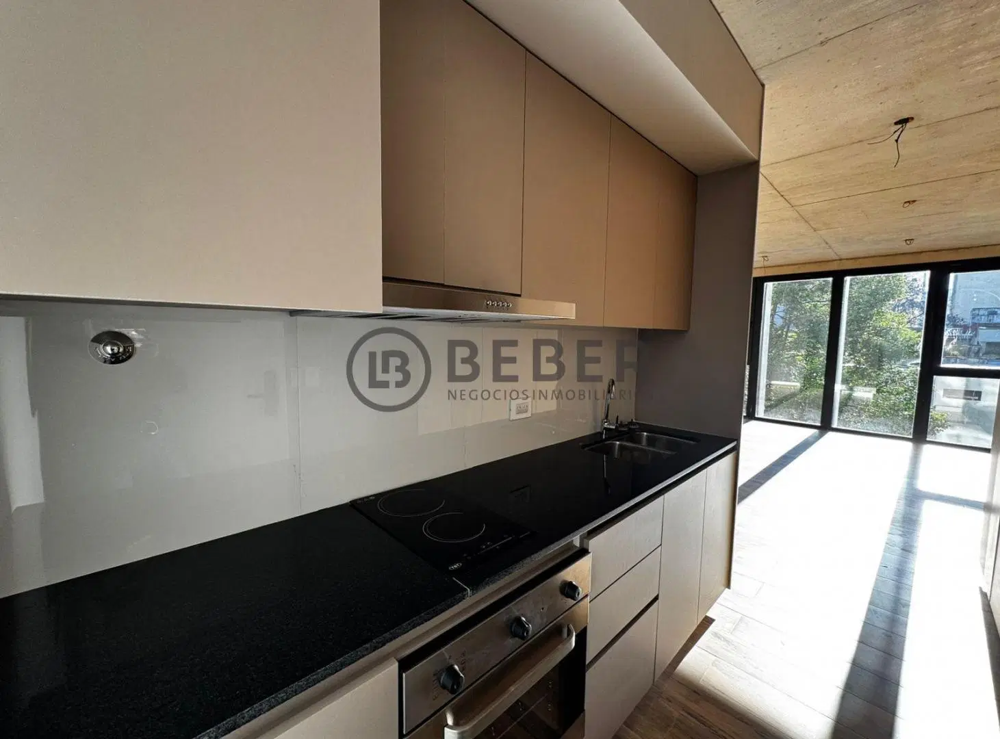 En venta dos ambientes al contrafrente con balcon a estrenar, Guemes 1