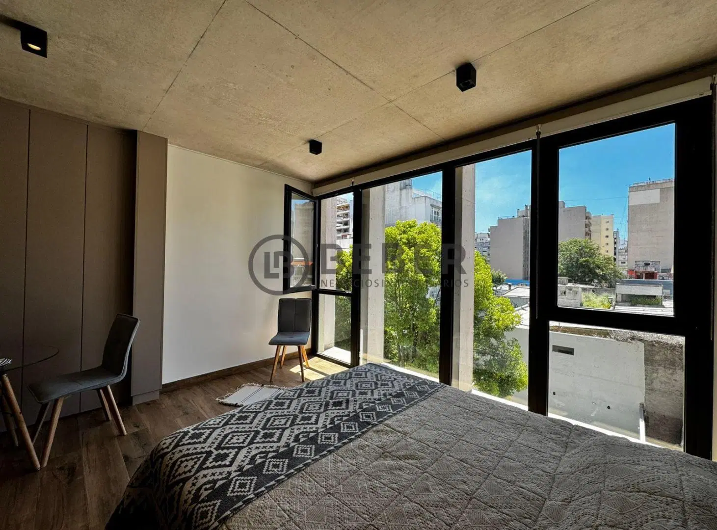 En venta ambiente al contrafrente a estrenar, Guemes 2