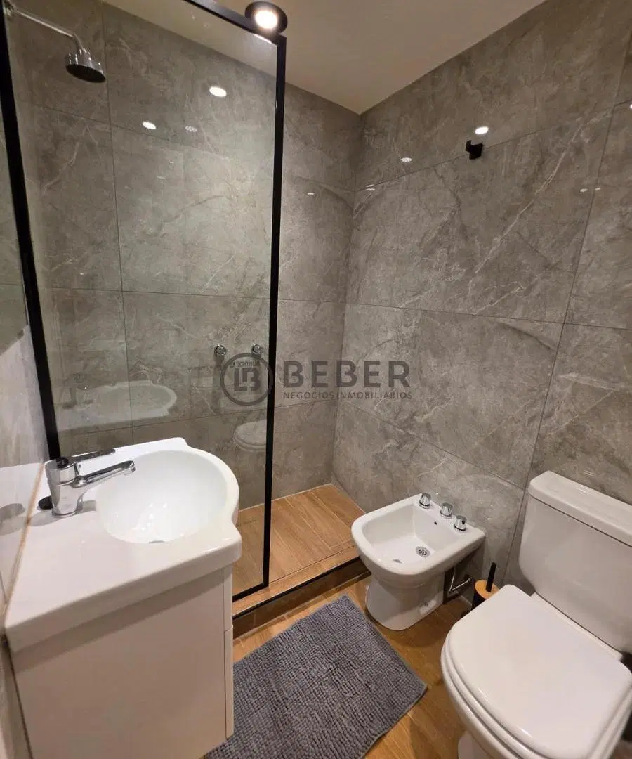 Departamento en Venta de Dos Ambientes en Plaza Colon 8
