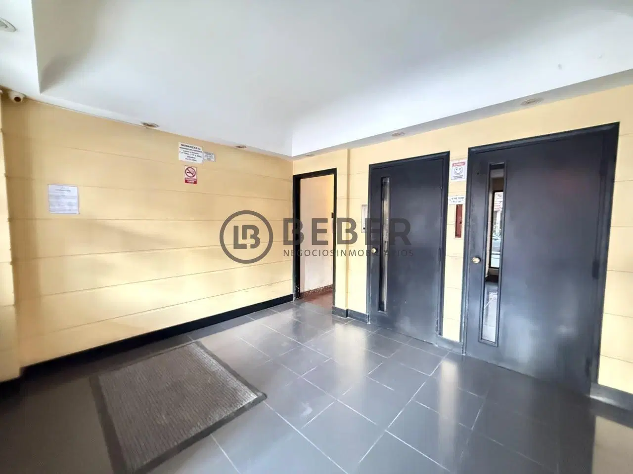 En venta ambiente a la calle con balcon, Terminal Vieja 8