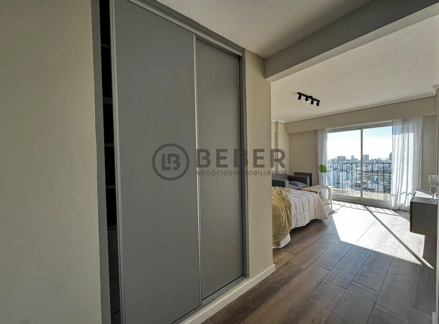 Departamento en Venta de Un Ambientes Plaza Colon con Balcon Saliente 3