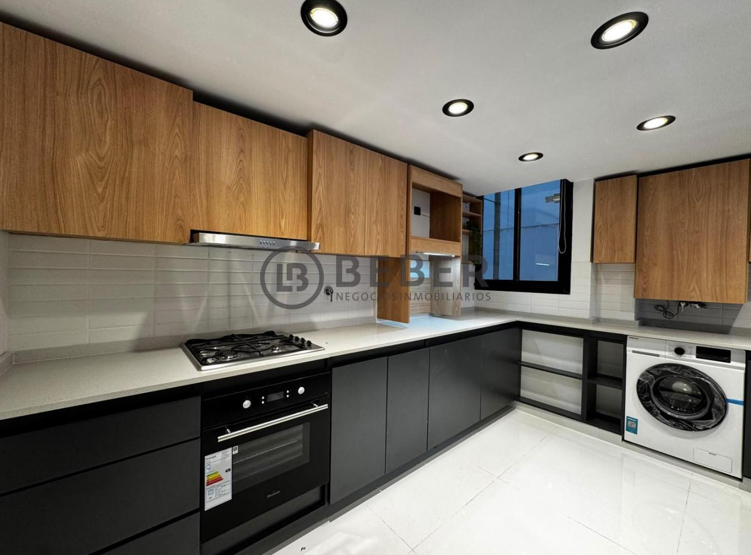Foto de En venta tres ambientes con balcon y cochera, Plaza Colon, imagen 3