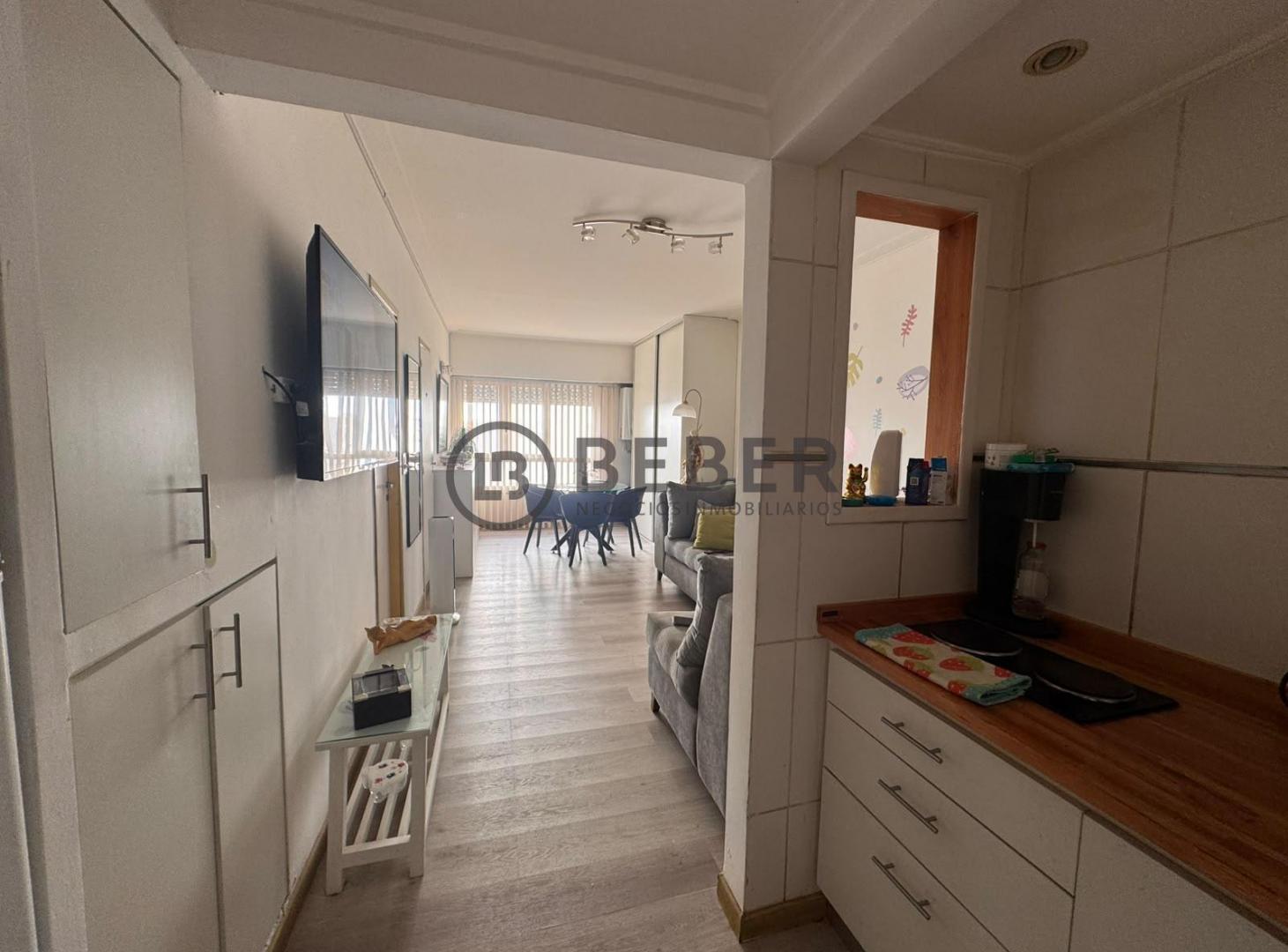 Foto de En venta ambiente al lateral abierto, Plaza Colon, imagen 4