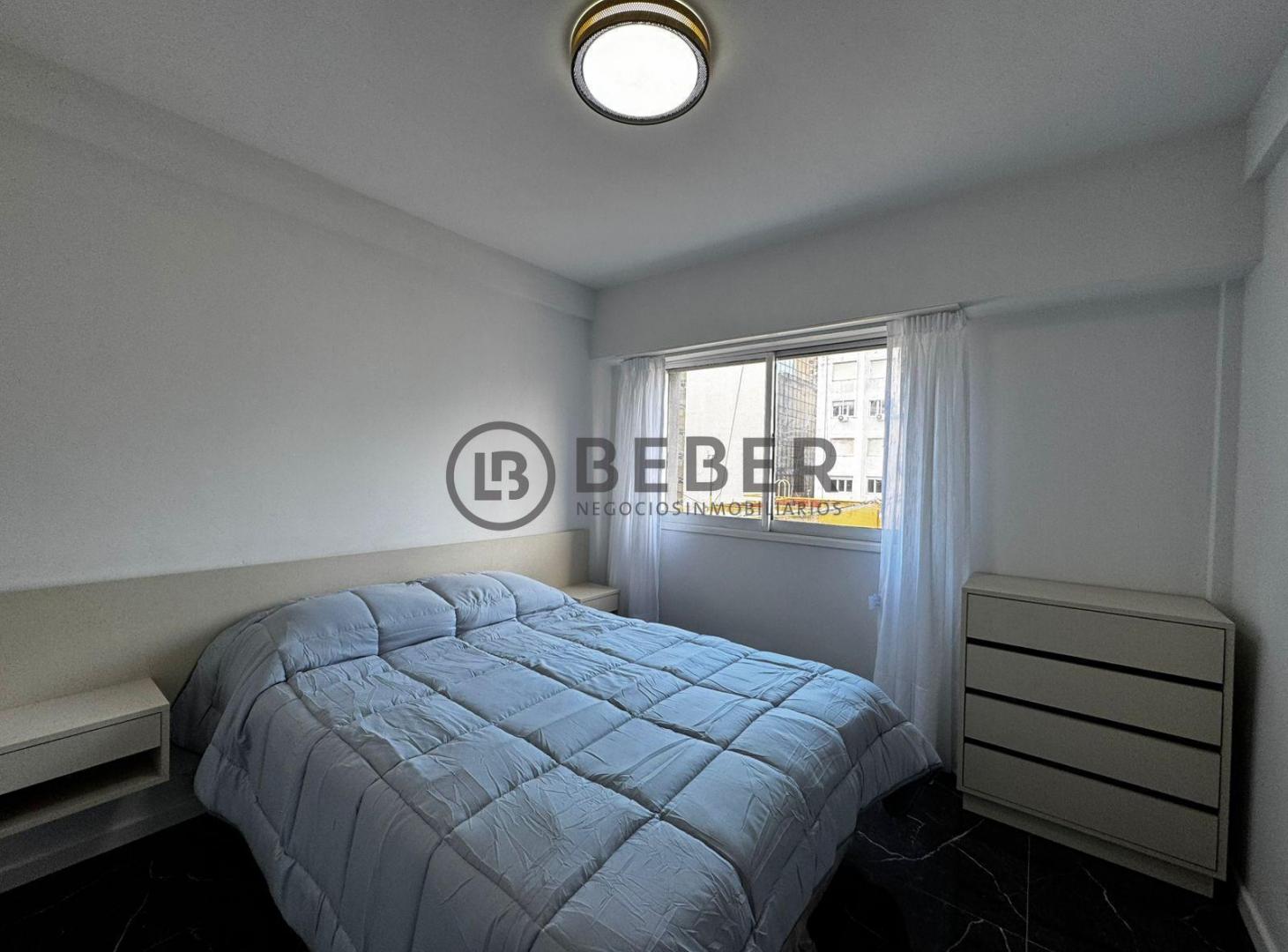 Foto de Venta Departamento 2 ambientes al contrafrente con balcon francés-Zona, imagen 3