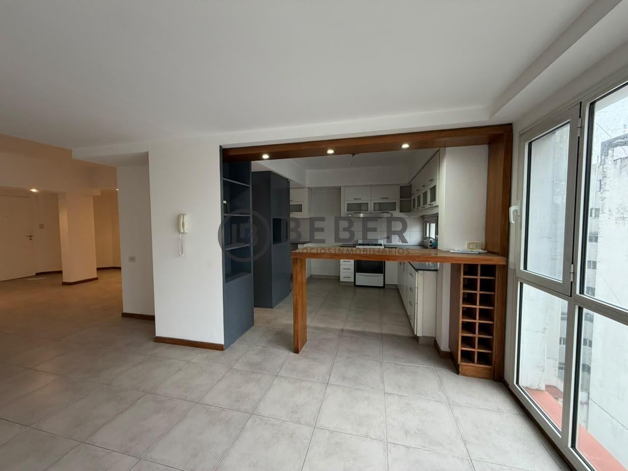 Foto de En venta tres ambientes al contrafrente, Plaza Mitre, imagen 2