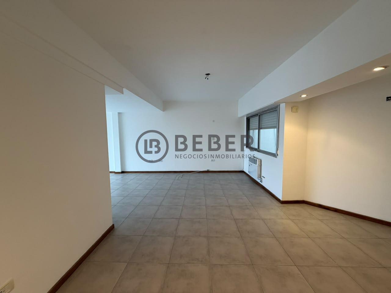 Foto de En venta tres ambientes al contrafrente, Plaza Mitre, imagen 1