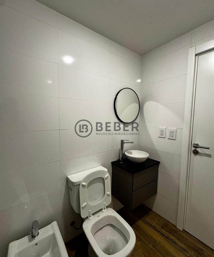 Foto de En venta ambiente al contrafrente a estrenar, Guemes, imagen 1