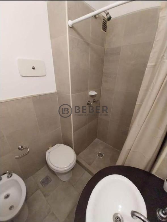Foto de En venta ambiente al contrafrente, Plaza Colon, imagen 2