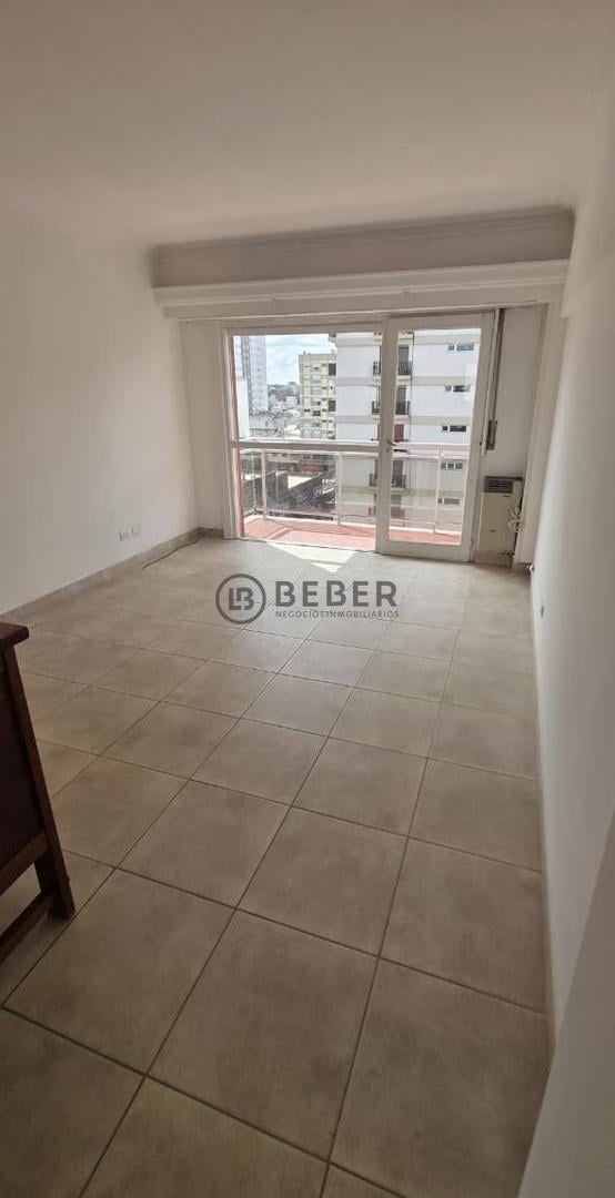 Foto de En venta dos ambientes con dependencia, Centro, imagen 2